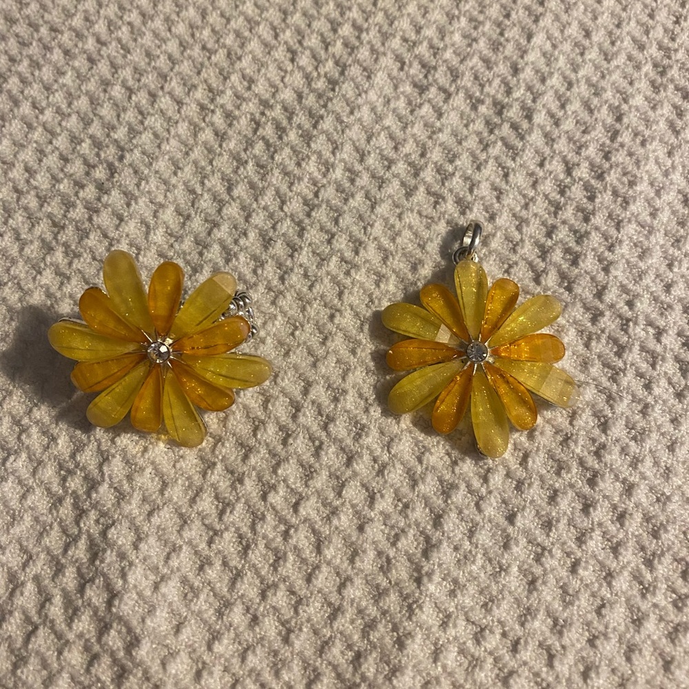 Flower ring and pendant set.
